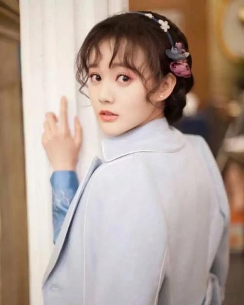 红人场涨粉丝要多久?揭秘粉丝增长的秘密