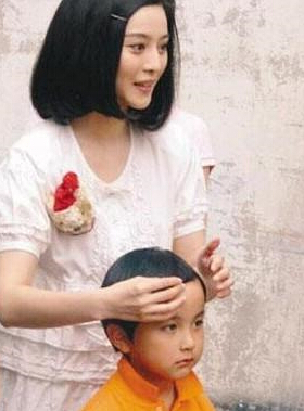 东北雨姐拍了多久涨那么多粉丝？揭秘她爆红背后的秘密