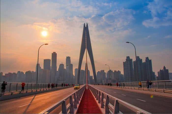 抖音桥：探寻城市新地标，感受潮流与浪漫交汇的奇妙之地